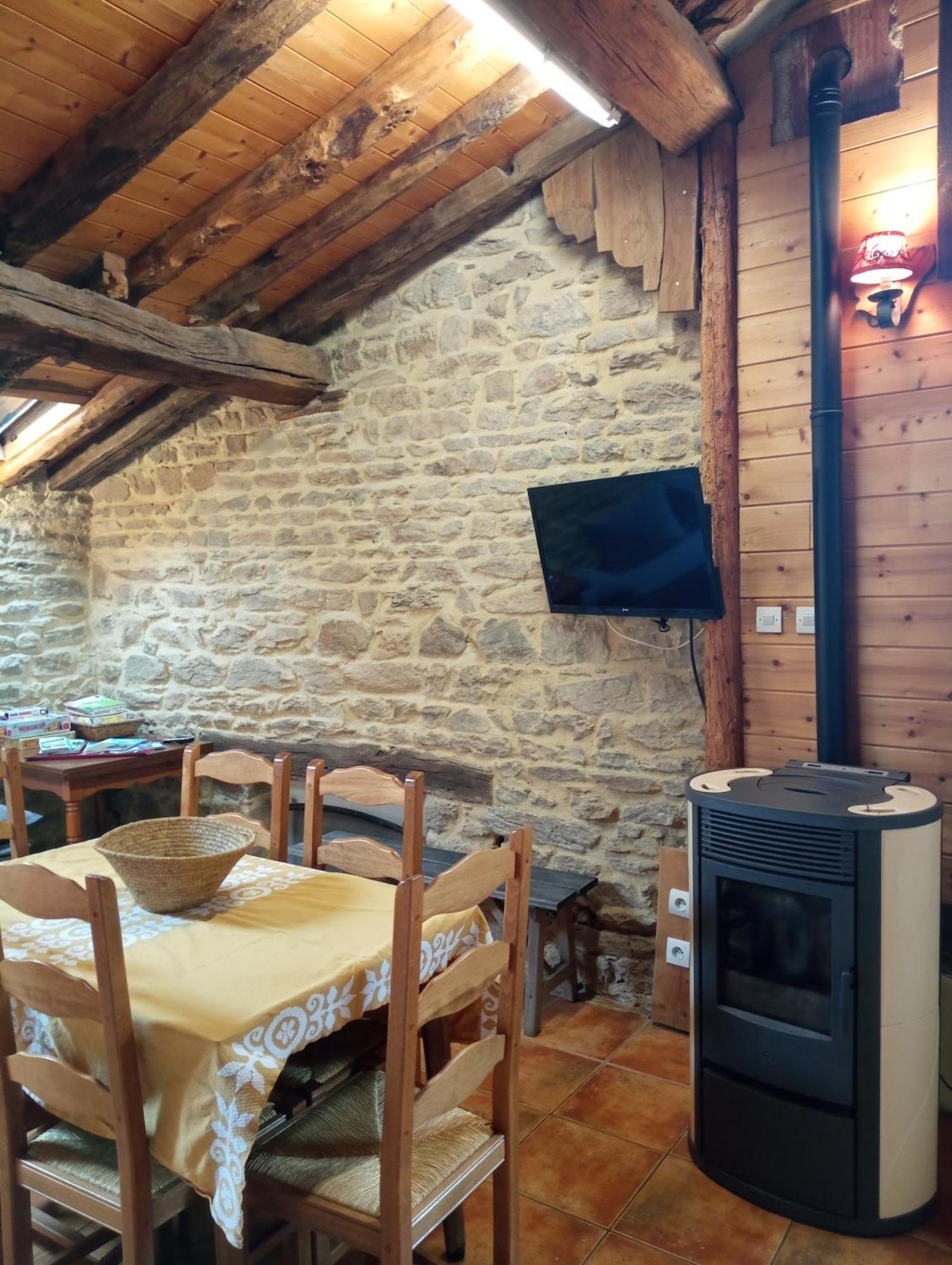 Gites Des Esselards Yzeron Exterior foto